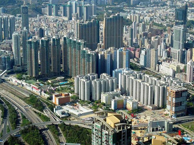 火狐电竞买房 预算1200万香港带娃家庭怎么买房？(图1)