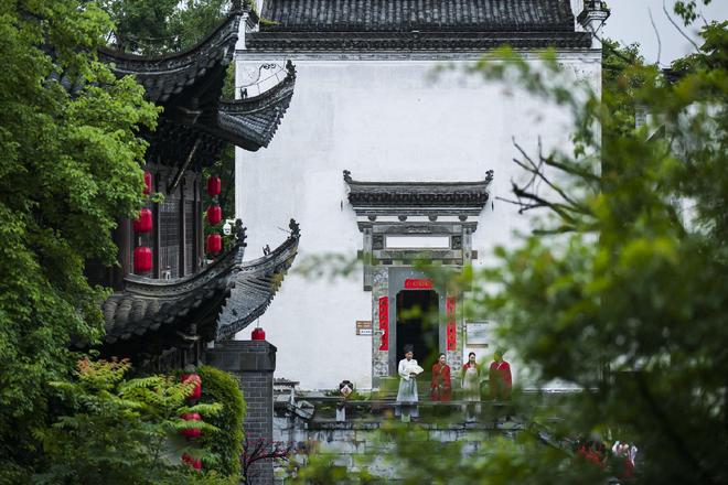 中国唯一穿汉服才能进的园林 游客打招呼以古语相称火狐电竞(图4)