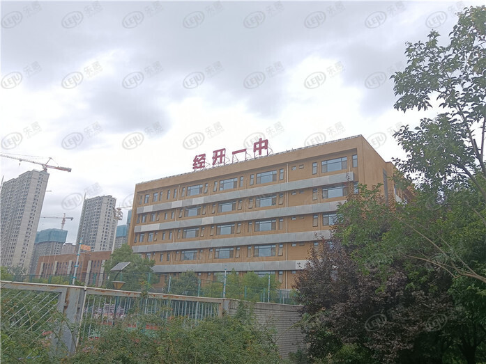 火狐电竞评测：“绿地”豪宅TOP之作高端园林设计绿地海珀泱全维测评(图8)