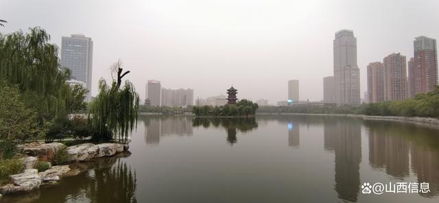 火狐电竞太原迎泽湖游来一群鹅市民游客免费看动物昔日荒野变东方园林(图1)