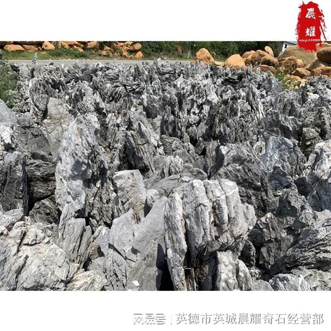 竖石条石英德峰石打造园林假山的石头用于别墅等风景设计火狐电竞(图1)