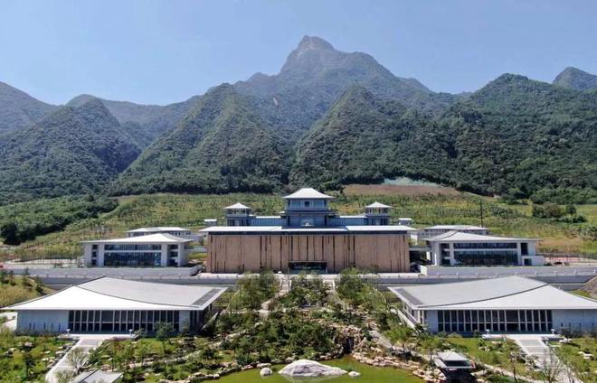 中国“四大版本馆”同火狐电竞步开馆杭州馆成人气王！设计师全员“国宝级”！网友：哭了！太值得去打卡了！(图11)