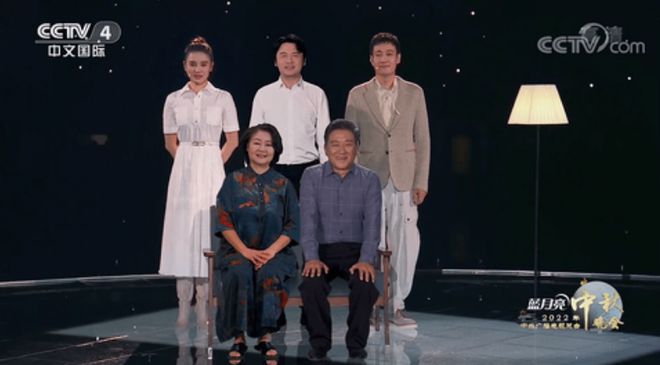 火狐电竞浸润人心关照家国2022总台秋晚的“人文性”在哪？(图3)