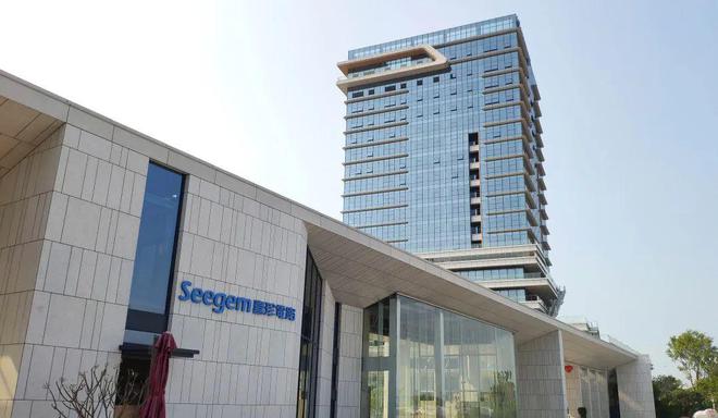火狐电竞牛！肇庆这座建筑斩获两项世界级设计金奖！(图1)