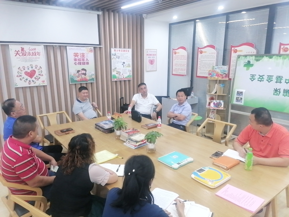 打造花漾街区园林问计于民 江汉“名正言顺”让居民参与改造小区火狐电竞(图1)