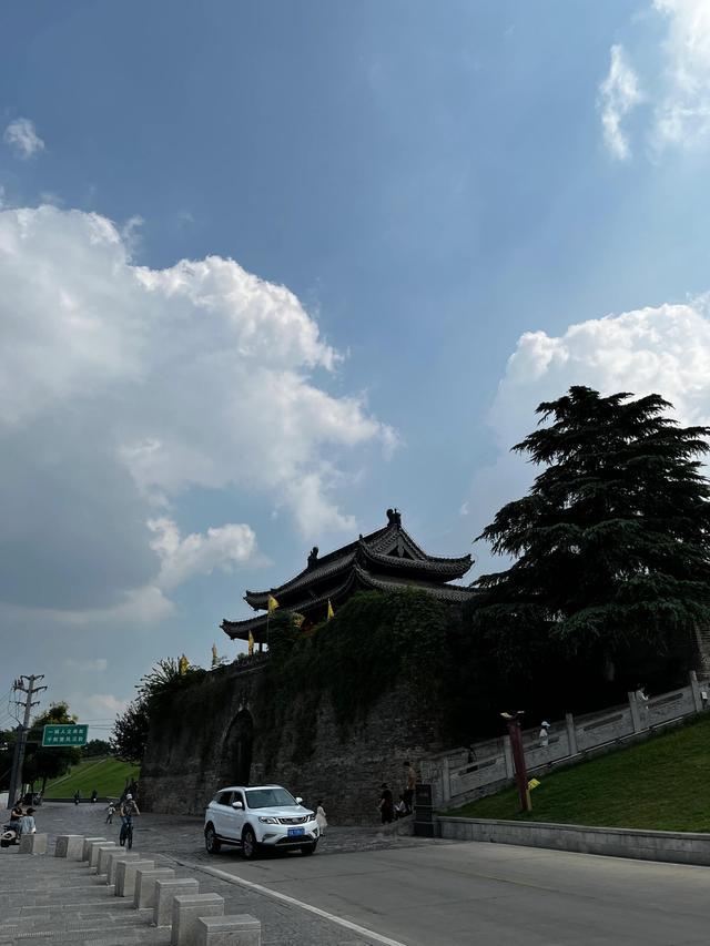 在游历寿县古城中体验历史火狐电竞文化(图1)