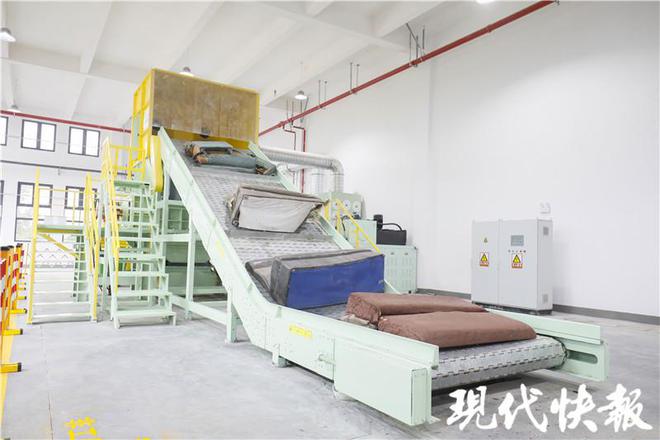 废旧家具火狐电竞往哪扔？盐城东台有了拆解中心(图2)
