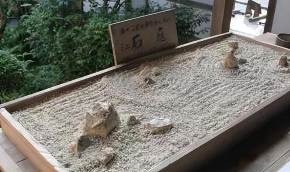 信步京都龙安寺赏火狐电竞析中日建筑庭院之美(图1)