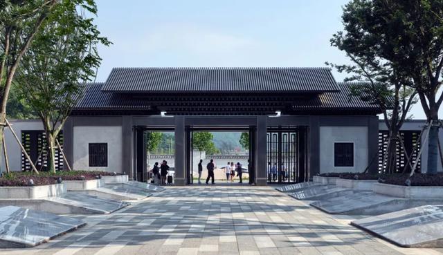 火狐电竞中式校园 中式建筑元素和现代建筑手法的结合运用(图3)
