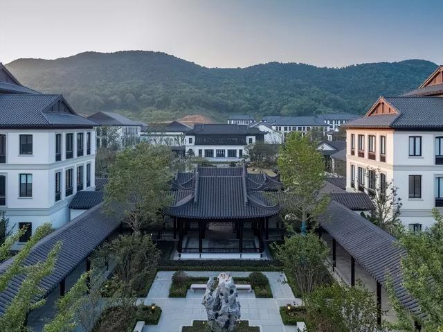 火狐电竞中式校园 中式建筑元素和现代建筑手法的结合运用(图19)