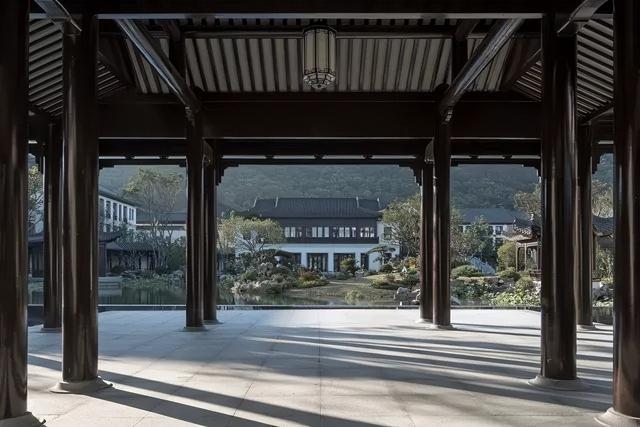 火狐电竞中式校园 中式建筑元素和现代建筑手法的结合运用(图23)