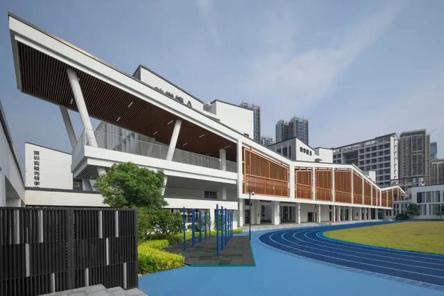 火狐电竞中式校园 中式建筑元素和现代建筑手法的结合运用(图33)