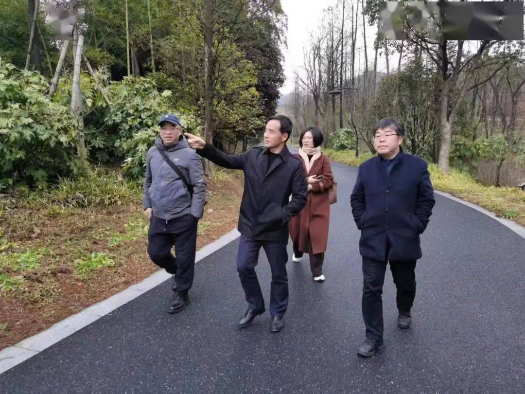 浙江火狐电竞农林大学资产公司、园林设计院相关负责人前往德清莫干山郡安里考察交流(图1)