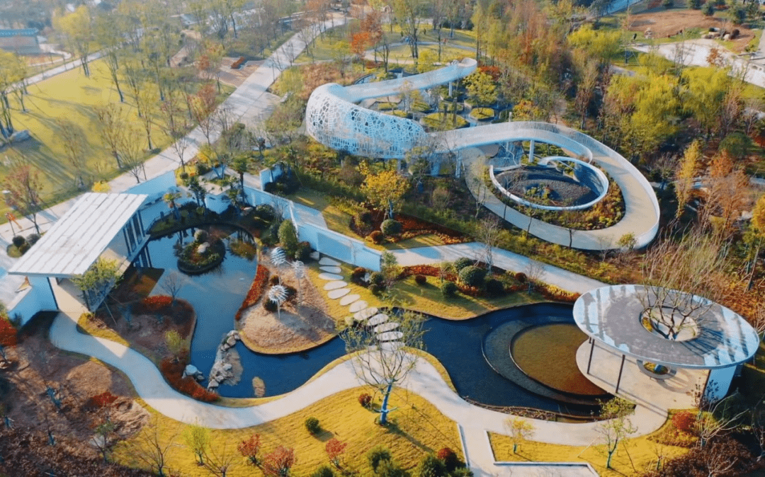 火狐电竞广州建筑集团园建公司、园林设计总院获住建部表扬！(图1)