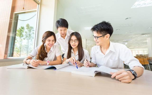 火狐电竞大学里“坑人”的5个专业工作后很快被淘汰选对专业很重要！(图5)