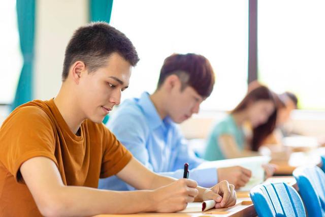 火狐电竞大学里“坑人”的5个专业工作后很快被淘汰选对专业很重要！(图8)