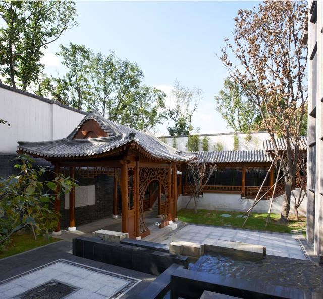 火狐电竞15个“新中式庭院”设计个个美轮美奂这才是院子该有的样子(图2) 火狐电竞15个“新中式庭院”设计个个美轮美奂这才是院子该有的样子(图2)