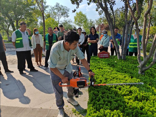 桓台县公园城市管理火狐电竞服务中心：理论+实践 助推园林绿化(图2)