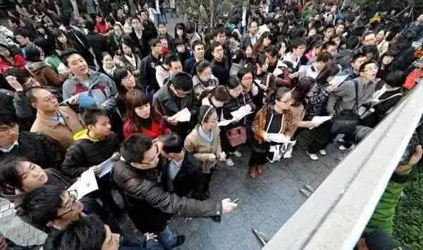 火狐电竞毕业就失业欲哭无泪一个比一个心酸大学最坑爹的3个专业(图3)