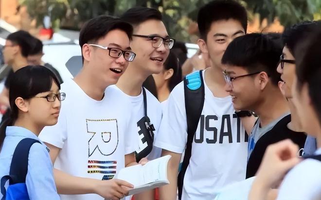 逐渐走下坡路的火狐电竞专业未来的就业形势不乐观家有考生要清楚(图1)