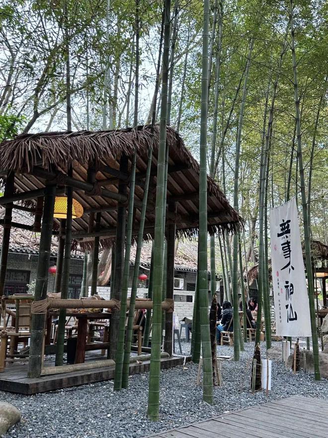 火狐电竞麓客设计：西蜀园林“沏嚯茶”网友称“它是成都Number 1的下午茶目的地”(图4)