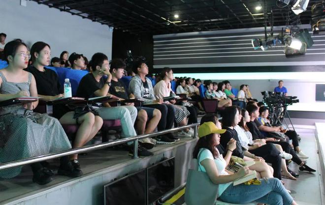 这火狐电竞几个专业看似有前途实际已烂大街毕业即失业24届考生避坑(图3)