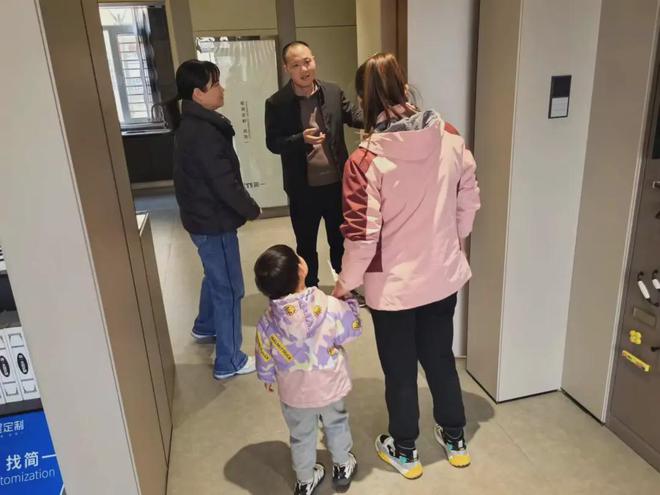 火狐电竞黎城店总经理吴耀：简一家居之光 续写合作篇章(图5)