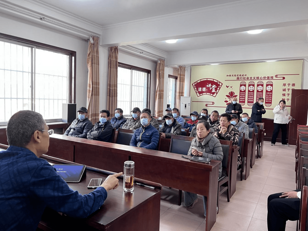 火狐电竞【一线动态】以学促干 切实提升园林绿化养护水平(图4)