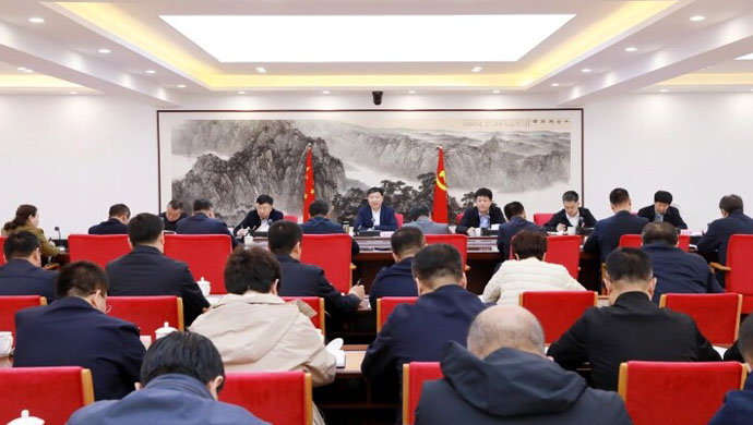 火狐电竞王忠昆主持召开会议听取常态化“创文巩卫”和城市精细化管理工作落实情况(图1)
