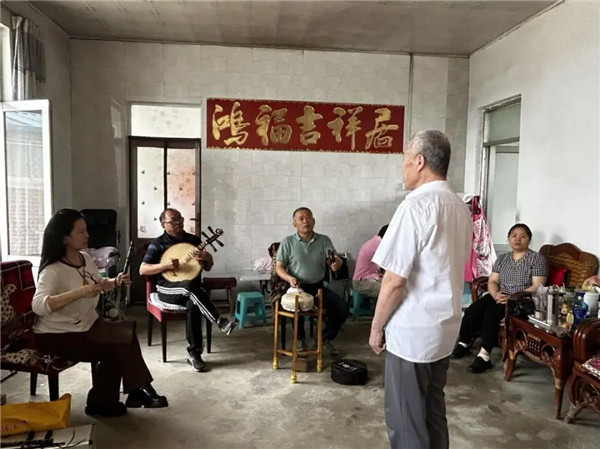 火狐电竞乡村振兴带头人 扎根基层展风采刘培涛：敲响铿锵领子鼓 扮靓文明新六村(图7)