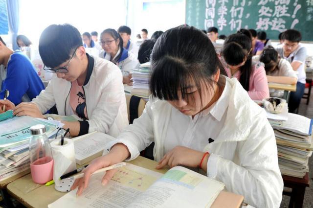 继“生化环材”新的“天坑”专业又来了火狐电竞让985毕业生叫苦连天(图1)