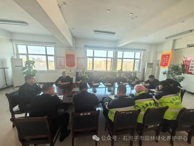 火狐电竞抢抓春季先机 园林绿化养护中心及早部署全市绿化工作(图2)