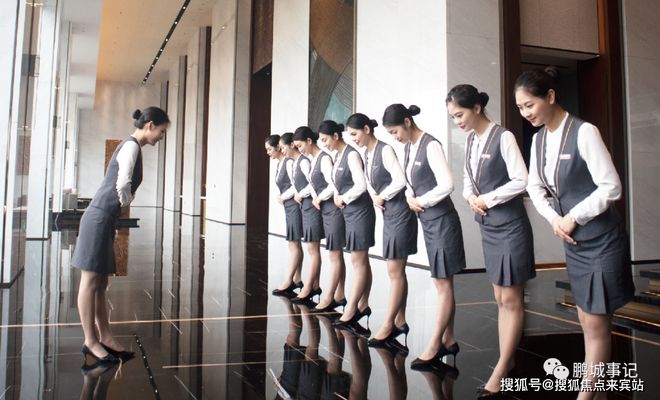 火狐电竞2024年龙华鸿荣源尚云终于露出真面目了看完你还敢买吗？(图6)
